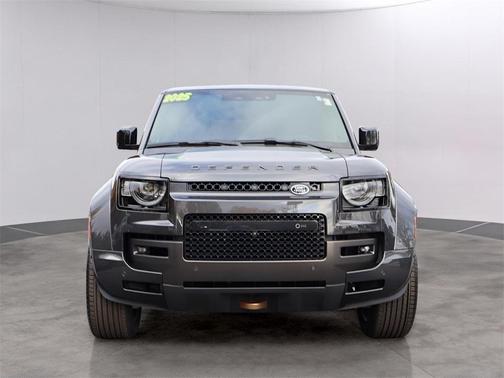 2025 Land Rover Defender V8