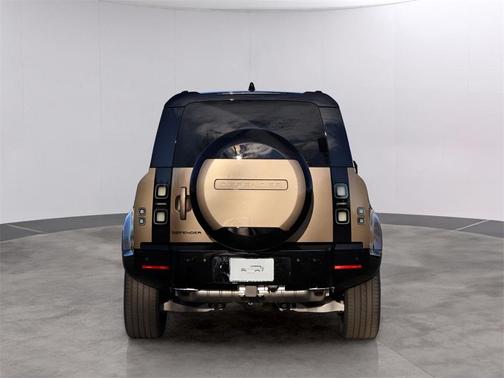 2026 Land Rover Defender 110 X-Dynamic SE