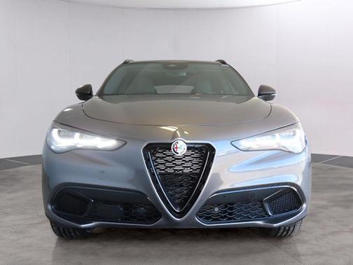 2025 Alfa Romeo Stelvio Base