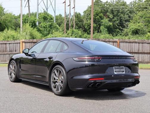 2019 Porsche Panamera GTS