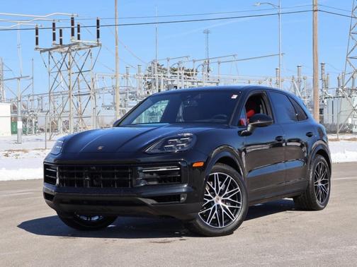2025 Porsche Cayenne Base