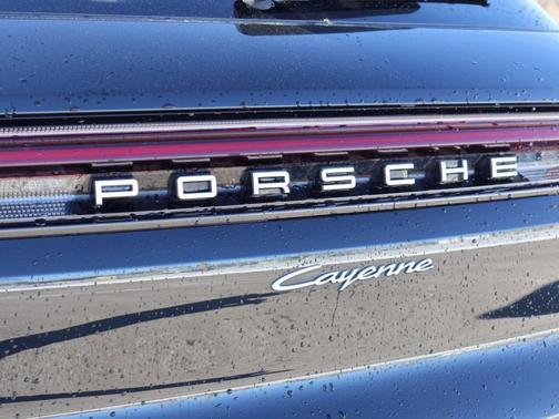 2025 Porsche Cayenne Base