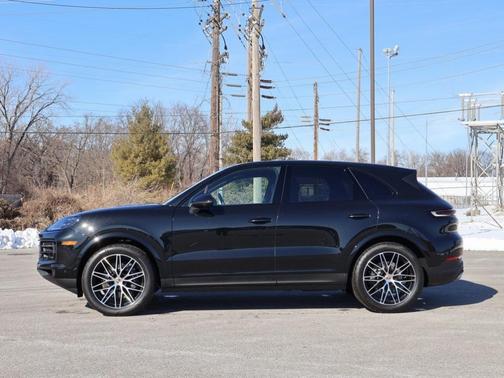 2025 Porsche Cayenne Base