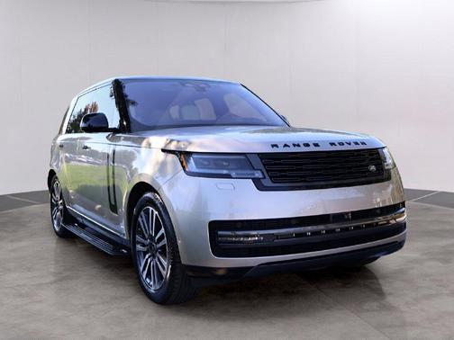 Batumi Gold 2023 Land Rover Range Rover P530 SE