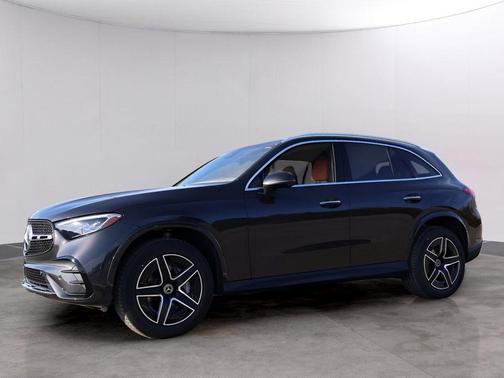 Graphite Gray Metallic 2026 Mercedes-Benz GLC 300 Base 4MATIC