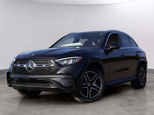 Graphite Gray Metallic 2026 Mercedes-Benz GLC 300 Base 4MATIC