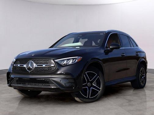 Graphite Gray Metallic 2026 Mercedes-Benz GLC 300 Base 4MATIC