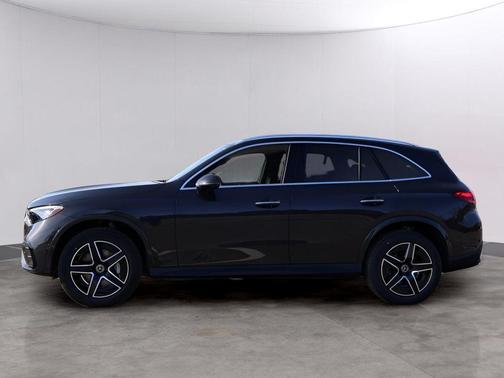 Graphite Gray Metallic 2026 Mercedes-Benz GLC 300 Base 4MATIC