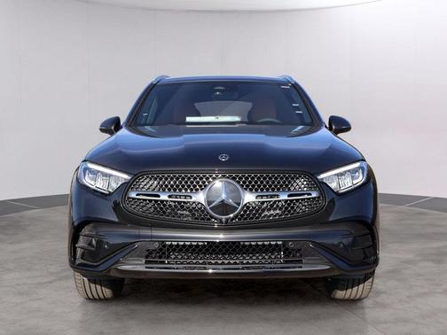 Graphite Gray Metallic 2026 Mercedes-Benz GLC 300 Base 4MATIC