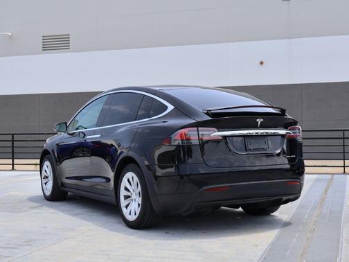 2020 Tesla Model X Long Range
