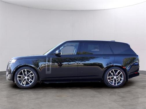 2025 Land Rover Range Rover P400 SE 7 Seat