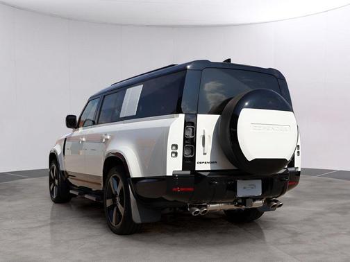 2025 Land Rover Defender P500 V8
