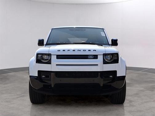 2025 Land Rover Defender P500 V8