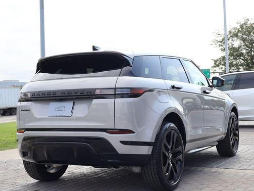 Seoul Pearl Silver 2026 Land Rover Range Rover Evoque Dynamic SE