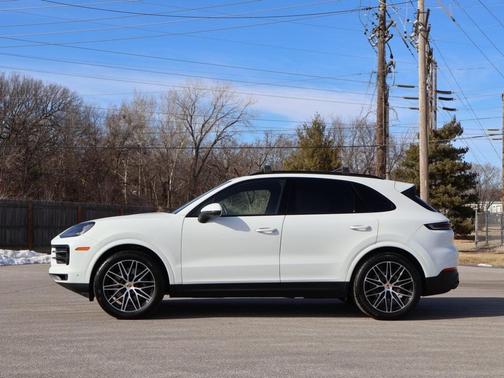 2025 Porsche Cayenne Base