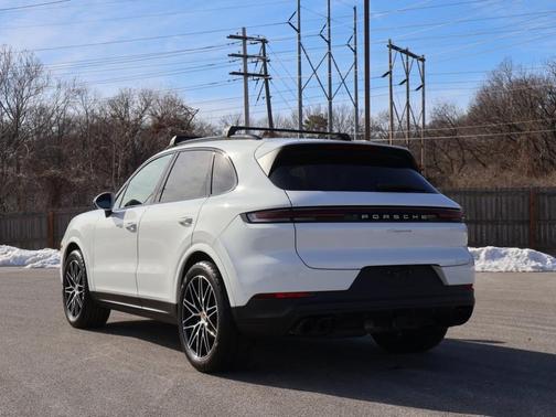 2025 Porsche Cayenne Base