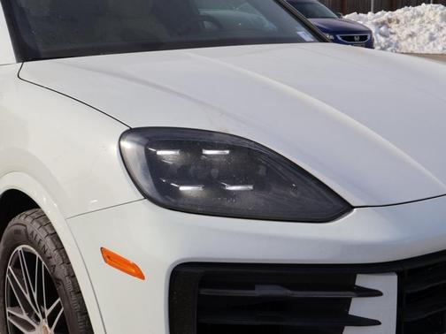 2025 Porsche Cayenne Base