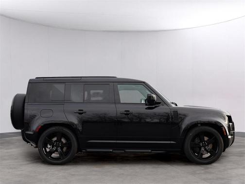 2026 Land Rover Defender 110 X-Dynamic SE