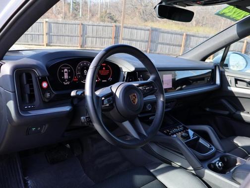 2024 Porsche Cayenne Base