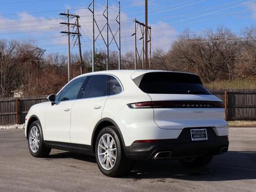 2024 Porsche Cayenne Base