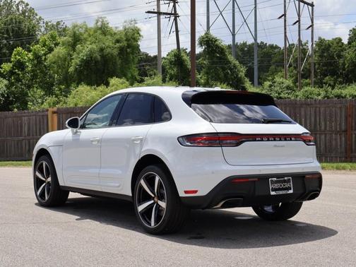 2025 Porsche Macan 