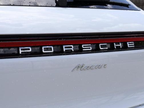 2025 Porsche Macan 