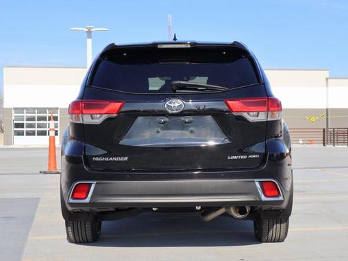 2019 Toyota Highlander Limited Platinum