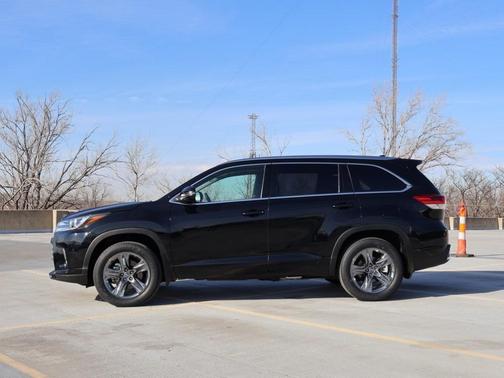 2019 Toyota Highlander Limited Platinum