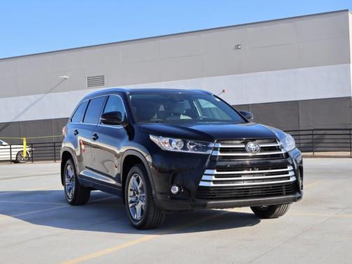 2019 Toyota Highlander Limited Platinum