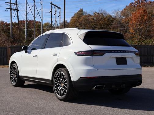 2023 Porsche Cayenne 