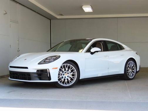 2024 Porsche Panamera 4