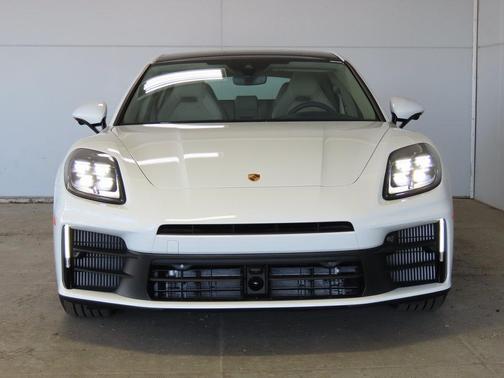 2024 Porsche Panamera 4