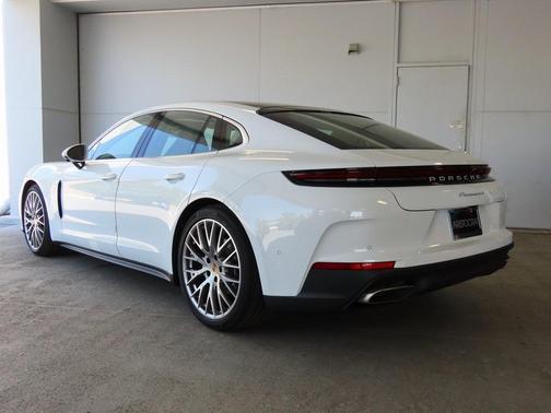 2024 Porsche Panamera 4