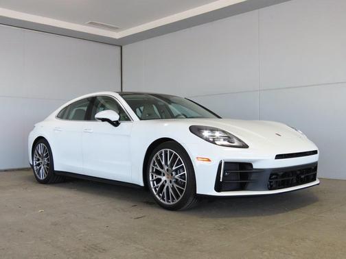 2024 Porsche Panamera 4