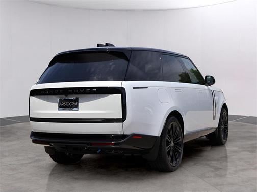 2025 Land Rover Range Rover P530 SE