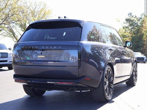 2025 Land Rover Range Rover P530 SE