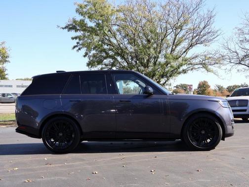 2025 Land Rover Range Rover P530 SE