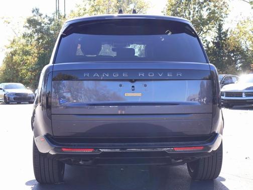 2025 Land Rover Range Rover P530 SE
