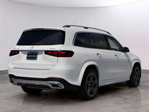 Polar White 2026 Mercedes-Benz GLS 450 4MATIC