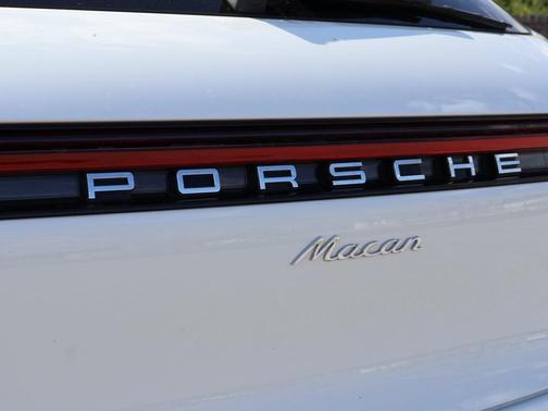 2025 Porsche Macan 