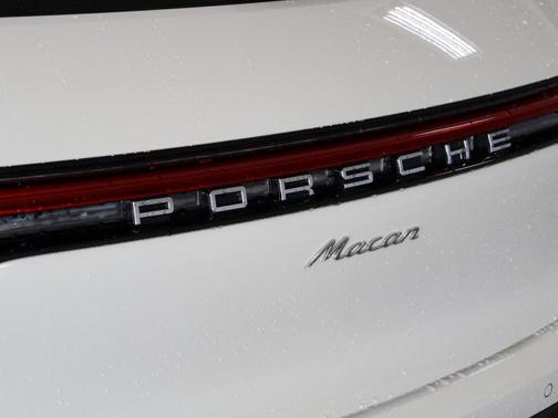 2025 Porsche Macan 