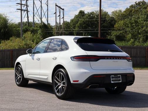 2025 Porsche Macan 