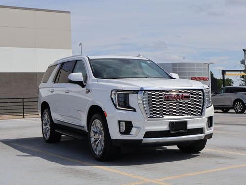 White Frost Tri-Coat 2023 GMC Yukon Denali