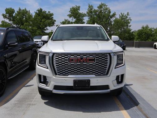 White Frost Tri-Coat 2023 GMC Yukon Denali