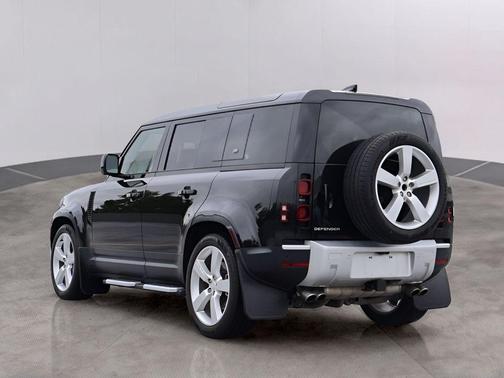 Santorini Black 2024 Land Rover Defender 110 SE