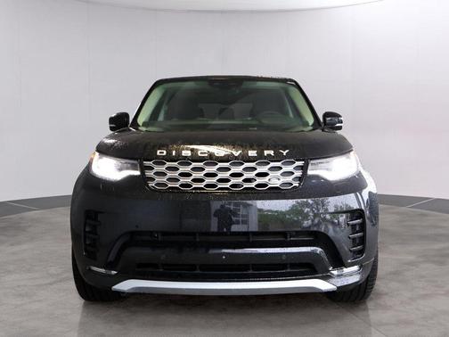 Santorini Black 2025 Land Rover Discovery P360 Metropolitan Edition