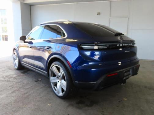2024 Porsche Macan Electric 4