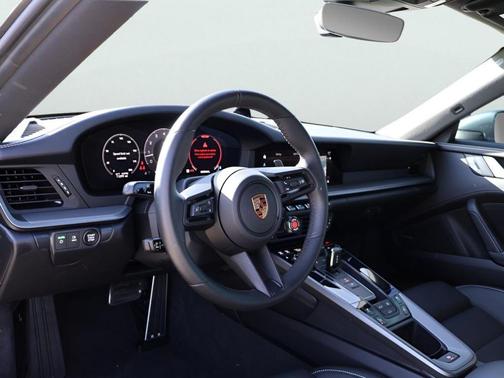 2025 Porsche 911 Carrera