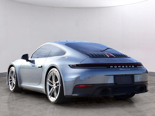 2025 Porsche 911 Carrera