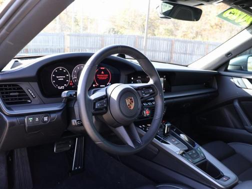 2025 Porsche 911 Carrera